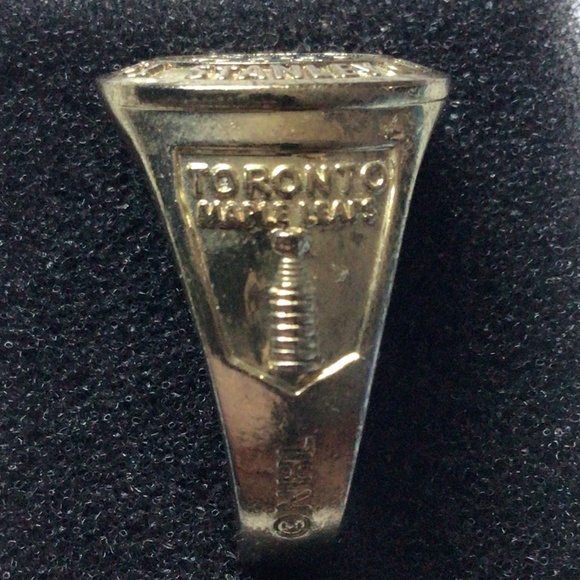 NHL Toronto Maple Leafs 1932 Stanley Cup Victory Memorabilia Ring - Picture 2 of 8